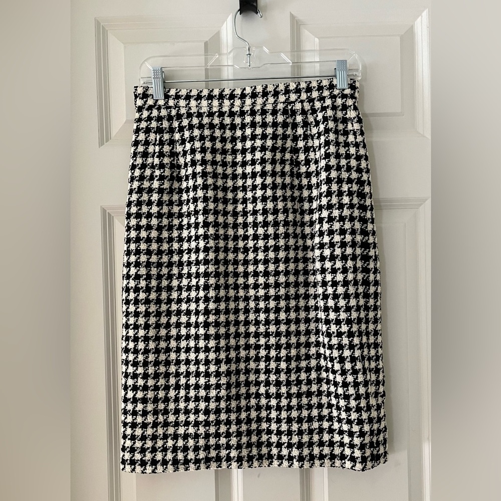 Laurel by Escada Vtg off white & Black Houndstooth Plaid Wool & Silk Skirt 8